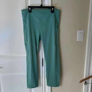 Athleta ultimate stash pocket capri size Large tall